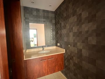 Departamento de Oportunidad en Lomas de Monteserrin