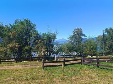 Espectacular terreno orilla de lago Panguipulli con vista al volcan Villarrica y Choshuenco