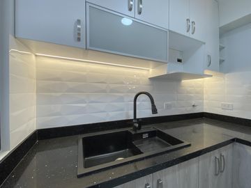 VENTA DE FLAT (3 DORMITORIOS)- AMPLIO BALCÓN CON VISTA A PARQUE- EN SANTIAGO DE SURCO