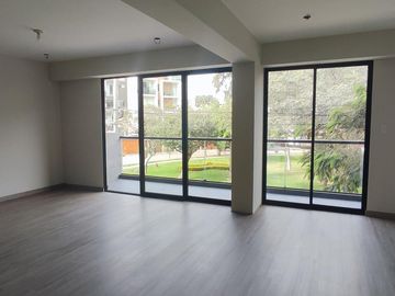 VENTA DE FLAT (3 DORMITORIOS)- AMPLIO BALCÓN CON VISTA A PARQUE- EN SANTIAGO DE SURCO