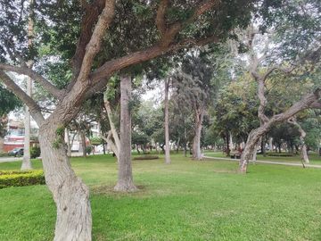 VENTA DE DÚPLEX 194 M2 -  DE ESTRENO VISTA A PARQUE - 3DORM-SANTIAGO DE SURCO