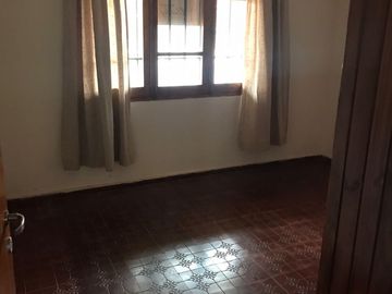 SE VENDE CASA EN BARRIO BANCARIO A METROS DEL PARQUE DE LOS NINOS, EXCELENTE ZONA DE SAN RAFAEL, MENDOZA