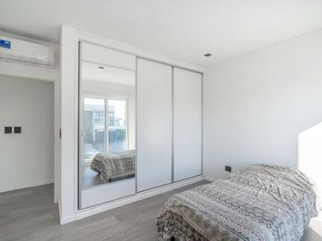 Casa 6 ambientes en Barrio privado Nuevo Quilmes