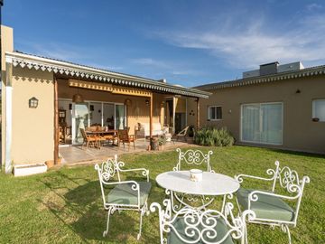 Casa en San Sebastian AREA 2 COD 170