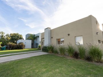 Casa en San Sebastian AREA 2 COD 170