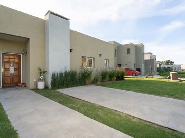 Casa en San Sebastian AREA 2 COD 170