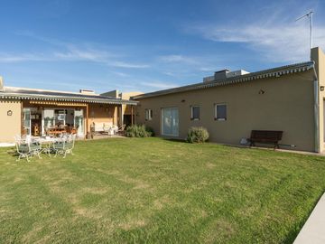 Casa en San Sebastian AREA 2 COD 170