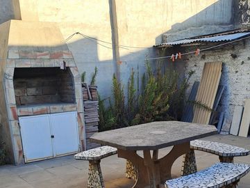 CASA CON DEPARTAMENTO A REFACCIONAR