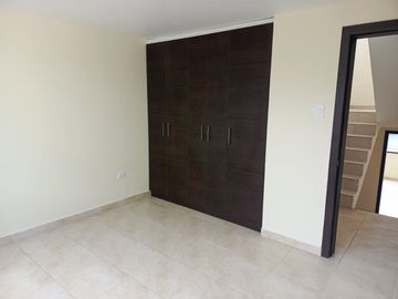 AMPLIA CASA EN VENTA