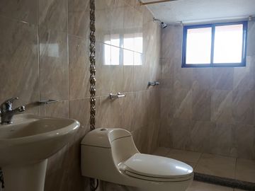 AMPLIA CASA EN VENTA