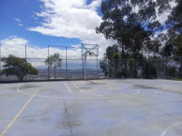 AMPLIA CASA EN VENTA