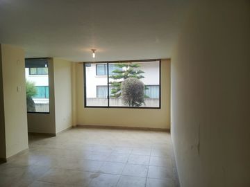 AMPLIA CASA EN VENTA