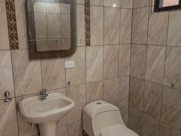 AMPLIA CASA EN VENTA