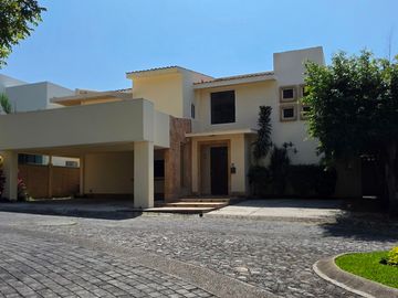 Casa en Renta y Venta en Real Las Quintas