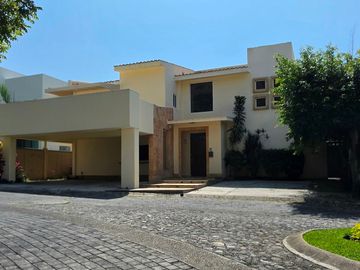 Casa en Renta y Venta en Real Las Quintas