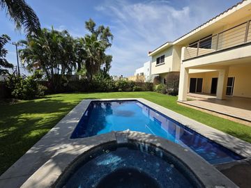 Casa en Renta y Venta en Real Las Quintas