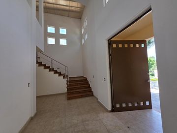 Casa en Renta y Venta en Real Las Quintas