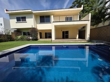 Casa en Renta y Venta en Real Las Quintas