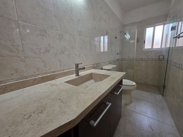 Casa en Renta y Venta en Real Las Quintas
