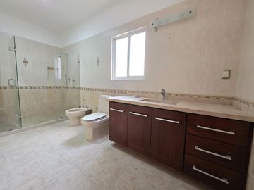 Casa en Renta y Venta en Real Las Quintas
