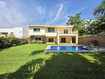 Casa en Renta y Venta en Real Las Quintas