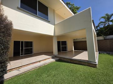 Casa en Renta y Venta en Real Las Quintas
