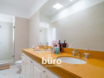 ESPECTACULAR PENTHOUSE TIPO CASITA EN VENTA SAN ISIDRO VISTA PARQUE PECANAS