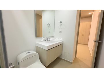 venta de casa en Cerritos con patios internos y paneles solares