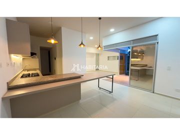 venta de casa en Cerritos con patios internos y paneles solares