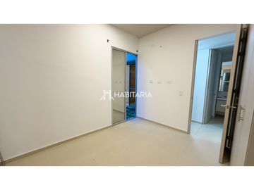 venta de casa en Cerritos con patios internos y paneles solares