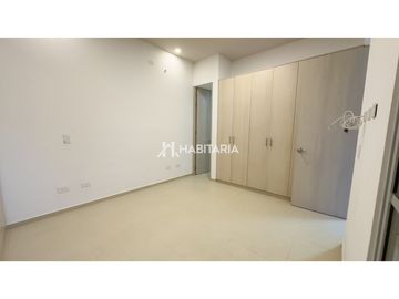 venta de casa en Cerritos con patios internos y paneles solares