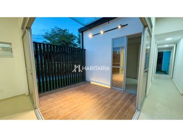venta de casa en Cerritos con patios internos y paneles solares
