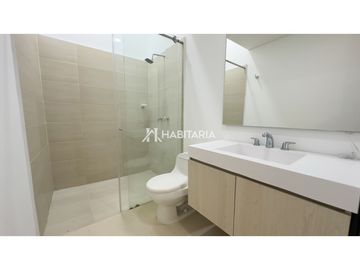 venta de casa en Cerritos con patios internos y paneles solares