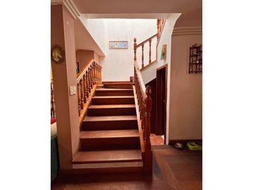 Venta de Casa, Cuenca, Baños 218m²