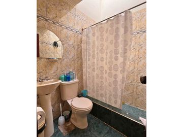 Venta de Casa, Cuenca, Baños 218m²