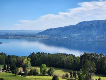 VISTA DE ENSUEÑO AL LAGO RIÑIHUE