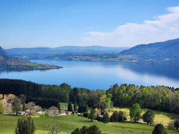 VISTA DE ENSUEÑO AL LAGO RIÑIHUE
