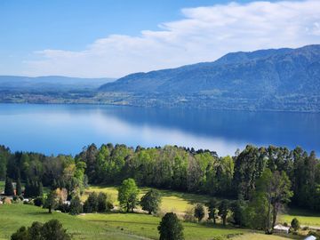 VISTA DE ENSUEÑO AL LAGO RIÑIHUE