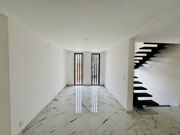 Casa nueva con roof garden, jardín y oficina en Bellavista – Atizapán