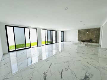 Casa nueva con roof garden, jardín y oficina en Bellavista – Atizapán