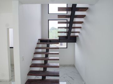 Casa nueva con roof garden, jardín y oficina en Bellavista – Atizapán