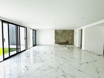 Casa nueva con roof garden, jardín y oficina en Bellavista – Atizapán