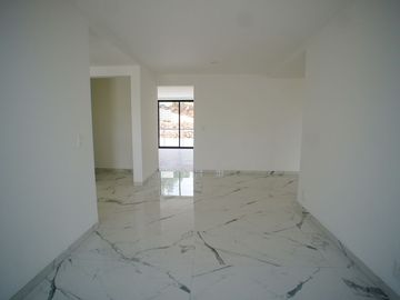 Casa nueva con roof garden, jardín y oficina en Bellavista – Atizapán
