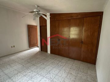 CASA CON 1,332M DE TERRENO EN CAPELLANIA VENTA