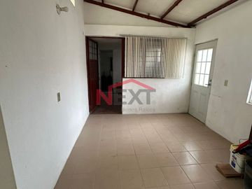 CASA CON 1,332M DE TERRENO EN CAPELLANIA VENTA