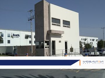 IB-NL0166 - Bodega Industrial en Venta en Ciénega de Flores, 33,590 m2.