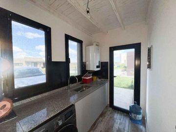 VENTA CASA DE 4 AMBIENTE EN BARRIO SAN SEBASTIAN AREA 08