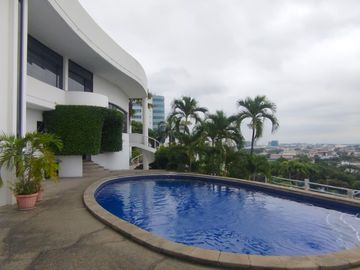 Venta Suite 2 ambientes con parqueo y vista a la ciudad