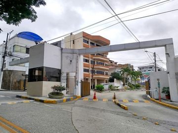 Venta Suite 2 ambientes con parqueo y vista a la ciudad