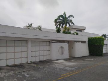 Venta Suite 2 ambientes con parqueo y vista a la ciudad